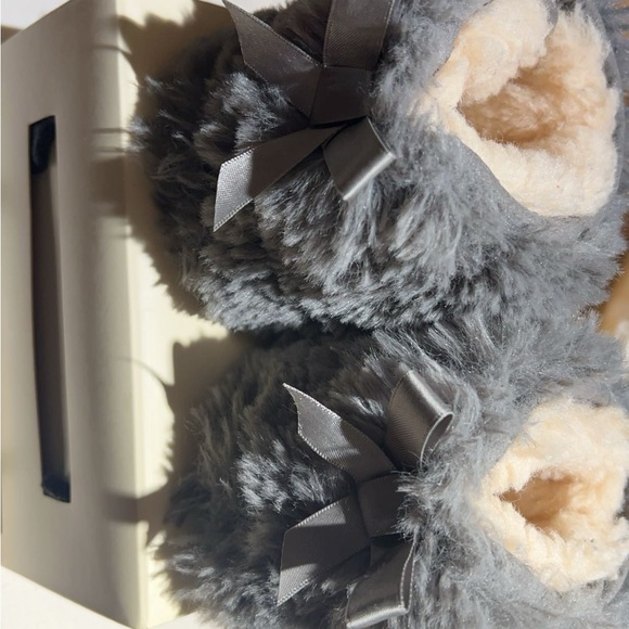 UGG Baby fur boots slightly used. - Picture 3 of 4